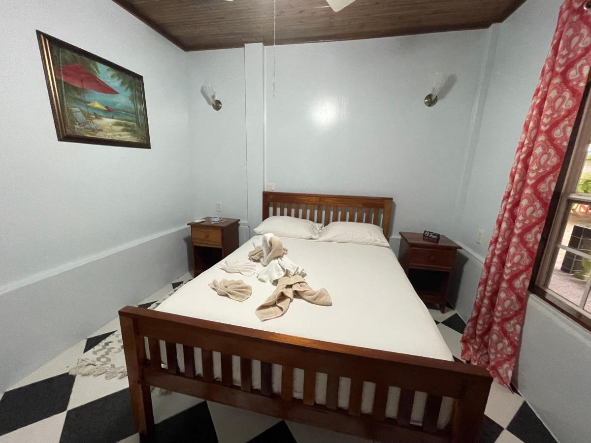 Sea N Sun Guest House Caye Caulker Zewnętrze zdjęcie