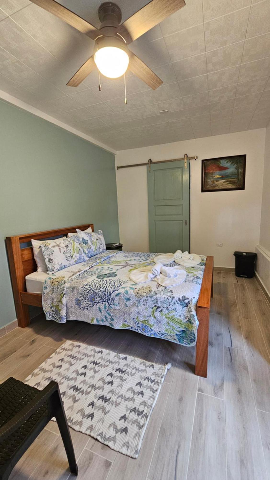 Sea N Sun Guest House Caye Caulker Zewnętrze zdjęcie