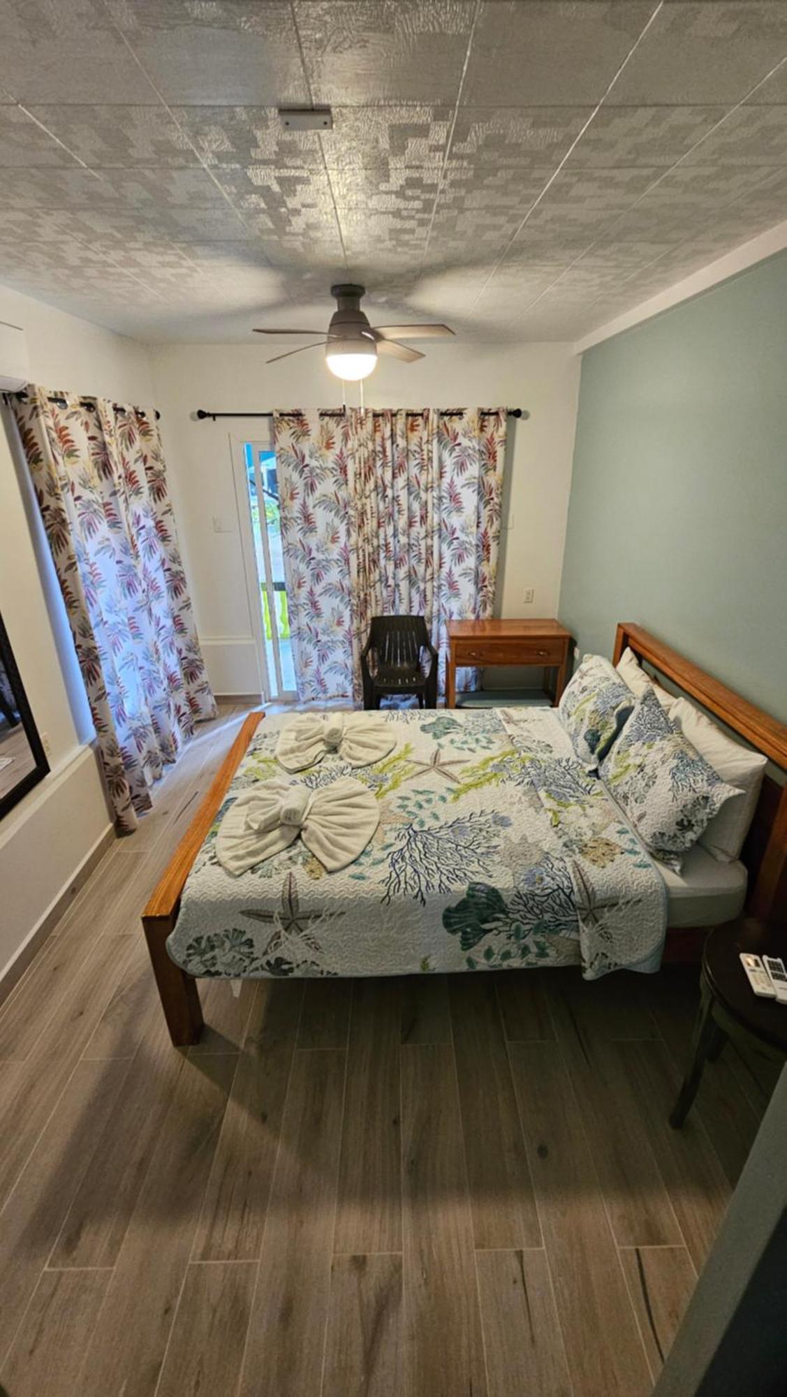 Sea N Sun Guest House Caye Caulker Zewnętrze zdjęcie